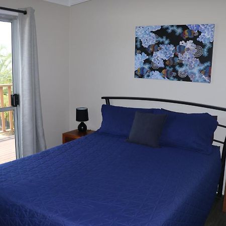 Pippies Beachhouse Backpackers Rainbow Beach Exteriör bild