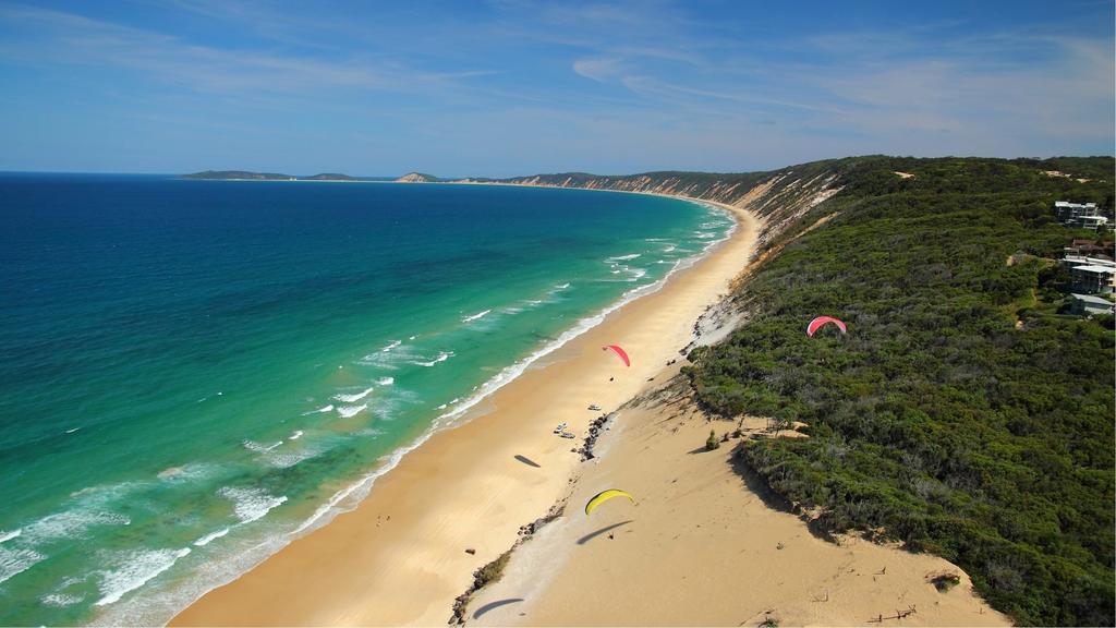 Pippies Beachhouse Backpackers Rainbow Beach Exteriör bild